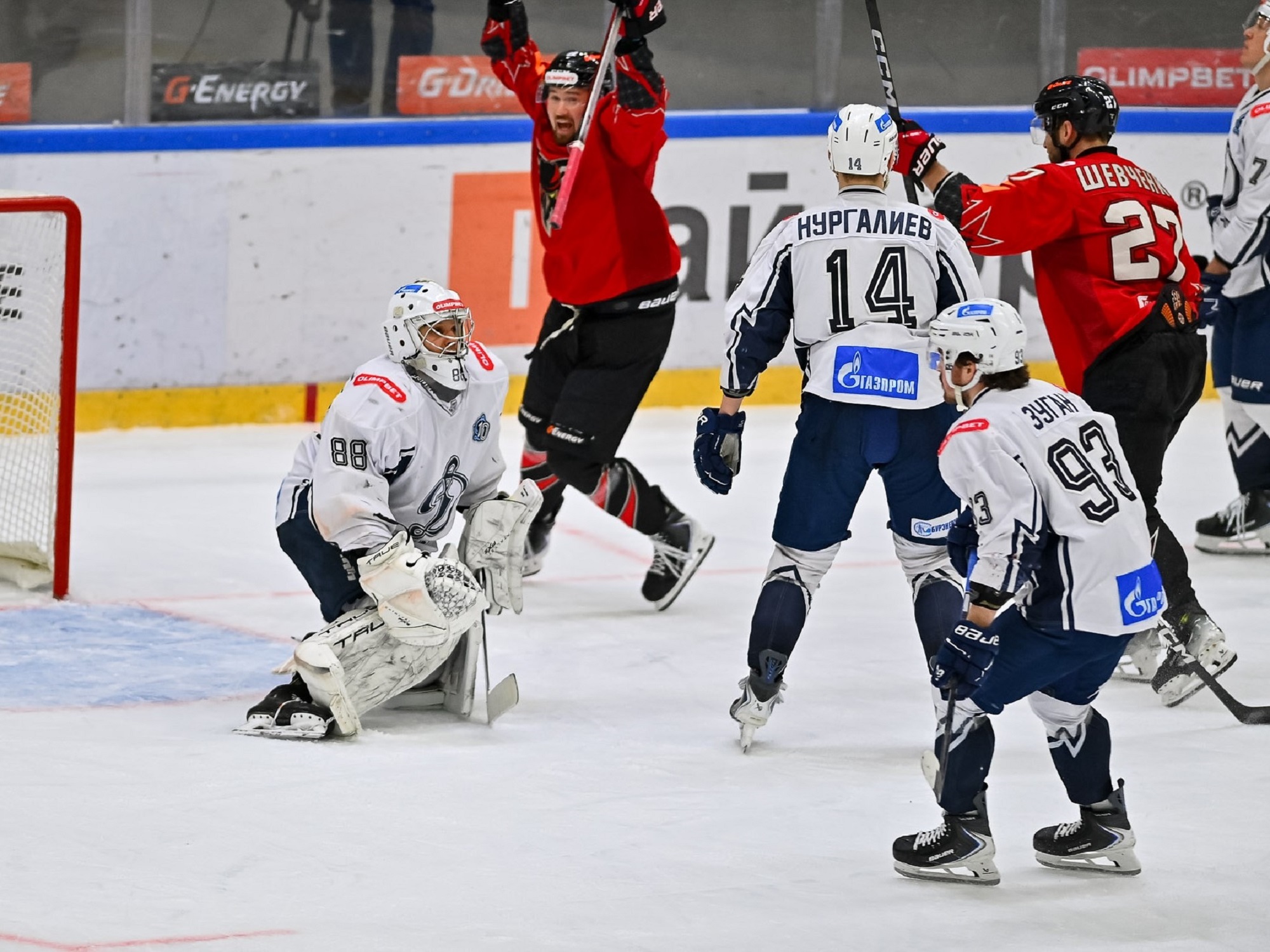 Побеждаем в домашнем матче с «Динамо СПб»!